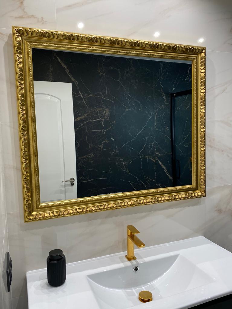 Ejemplo del Espejo Ideal para un baño con nuestra moldura a medida Ref. 2621-1 foto 6