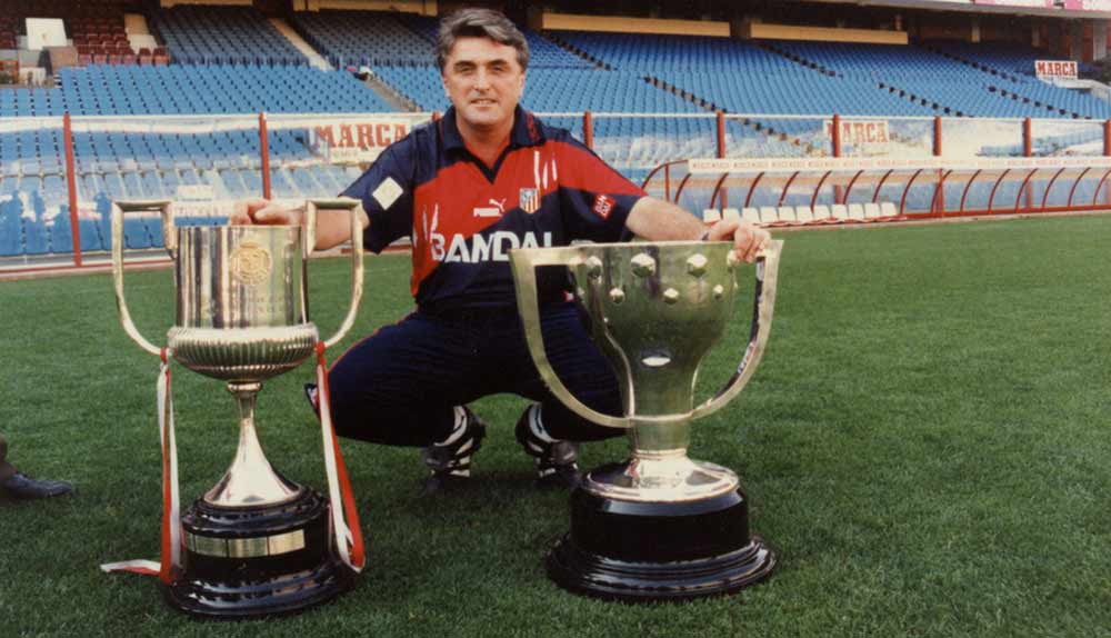 Con Radomir Antić, el Atlético de Madrid vivió una de sus épocas doradas, logrando el histórico doblete en la temporada 1995-1996 al ganar la Liga y la Copa del Rey