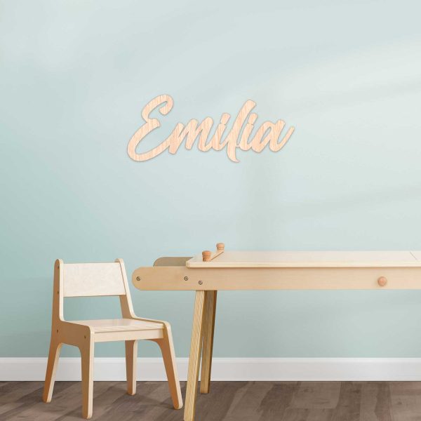 Nombres Personalizados en Madera Contrachapada: Un material que aporta calidez y un toque rústico a su espacio, perfecto para ambientes acogedores y naturales